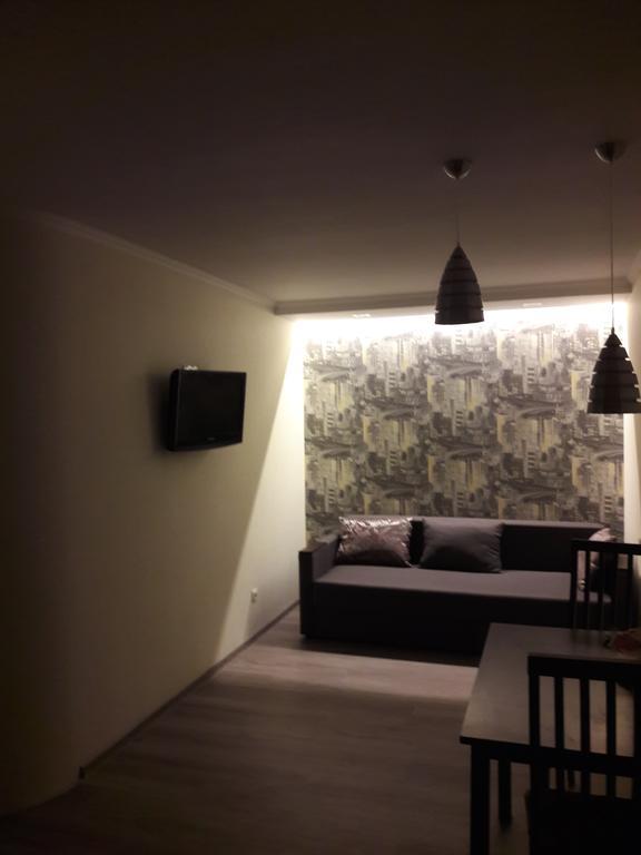 Apartmens Near Metalist Apartment Kharkov Ngoại thất bức ảnh